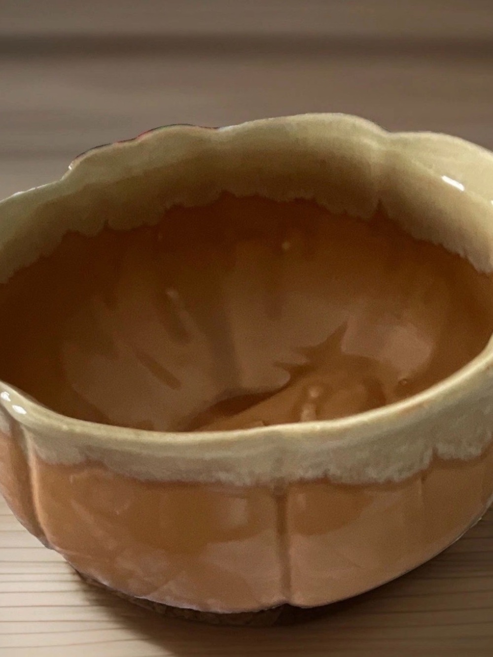 VTG UPCO Ohio Art Pottery Scalloped Planter Bowl Peach & Cream Drip Glaze